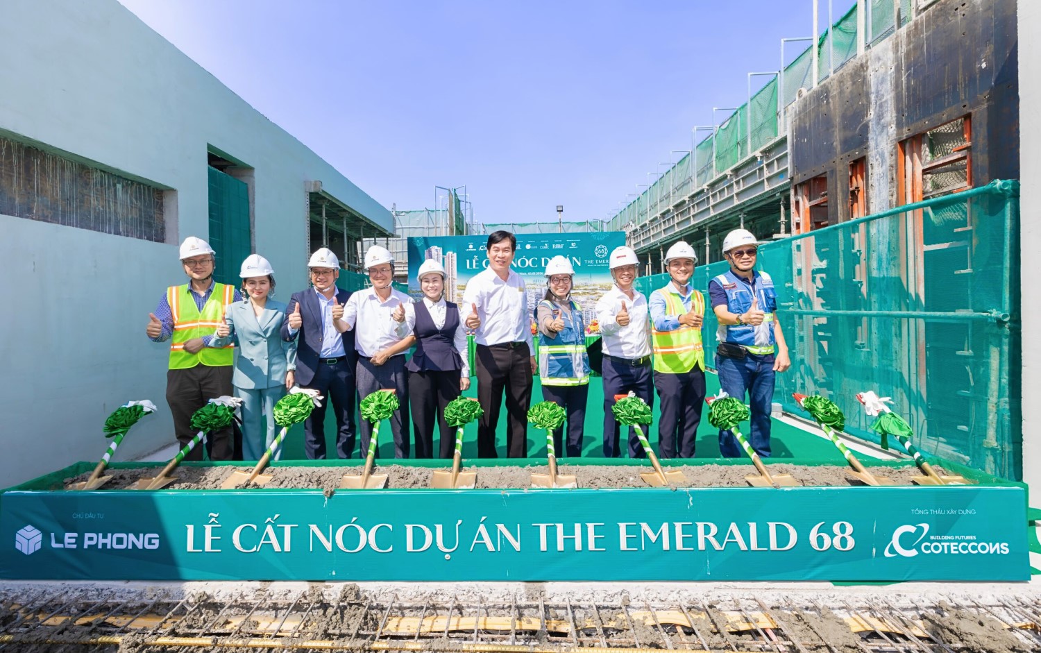 Lễ cất nóc dự án The Emerald diễn ra vào ngày 3 tháng 1 năm 2026.