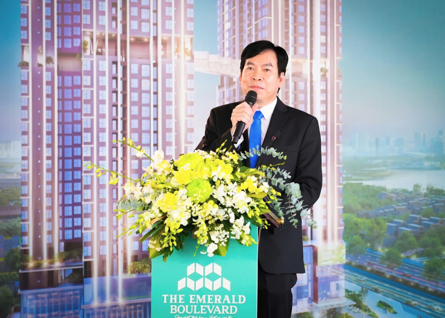 Ông Bùi Ngươn Phong, người sáng lập và hiện giữ chức Chủ tịch Hội đồng Quản trị của Tập đoàn Lê Phong.